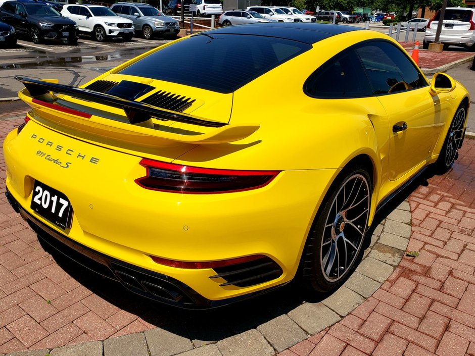 2017 Porsche 911 TURBO S-25