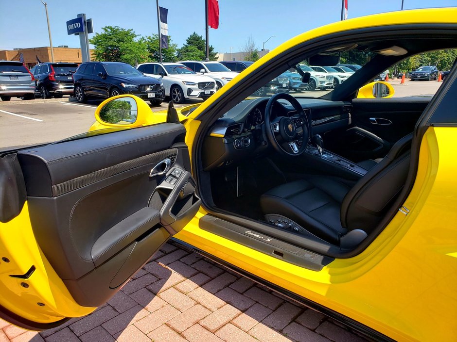 2017 Porsche 911 TURBO S-10