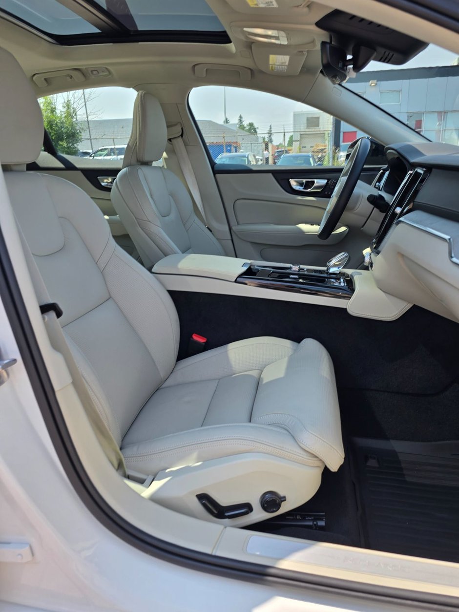 2024 Volvo S60 Recharge ULTIMATE DARK THEME-22