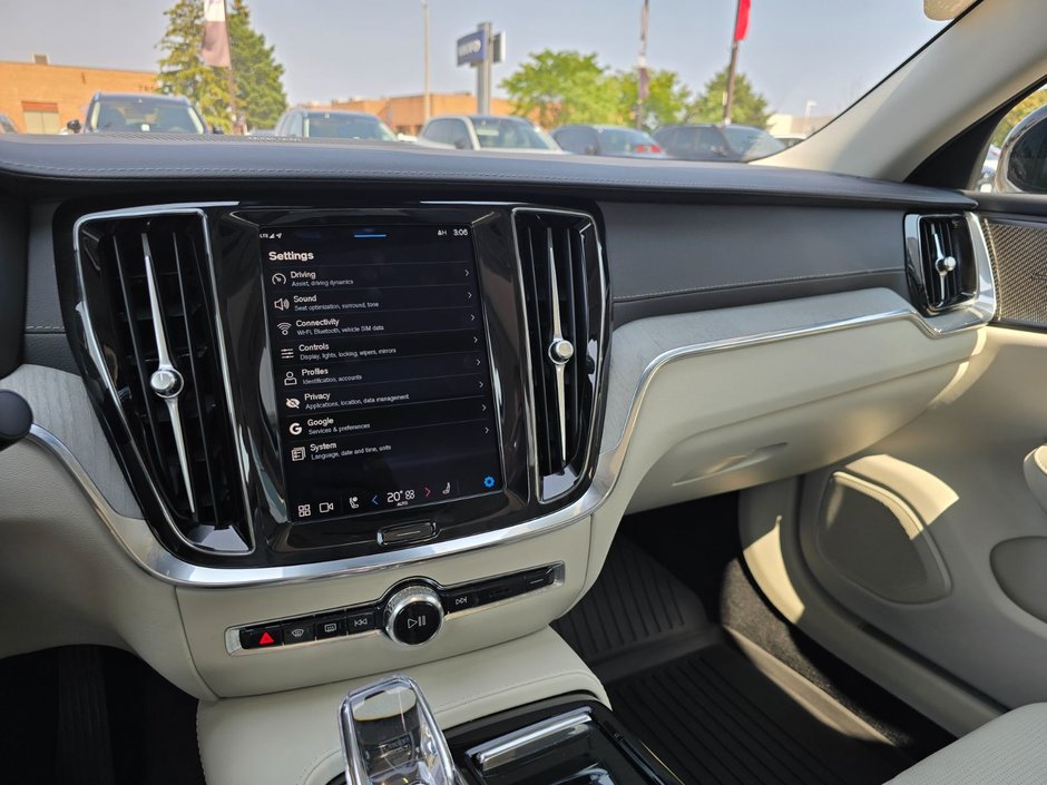 2024 Volvo S60 Recharge ULTIMATE DARK THEME-27