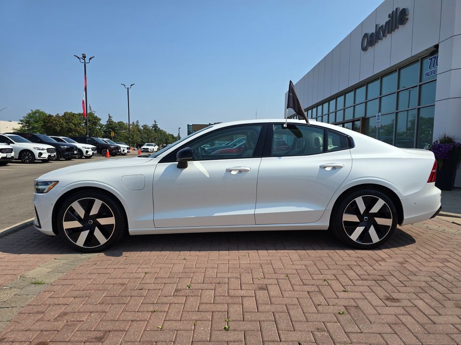 2024 Volvo S60 Recharge ULTIMATE DARK THEME-9