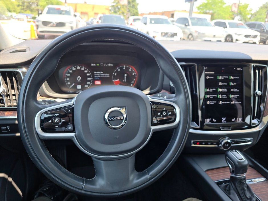 2021 Volvo S60 MOMENTUM-24