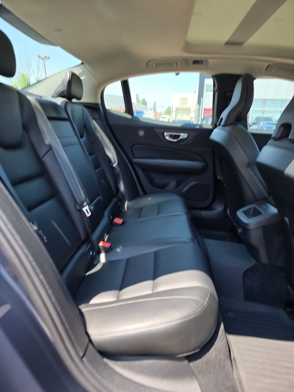 2021 Volvo S60 MOMENTUM-18
