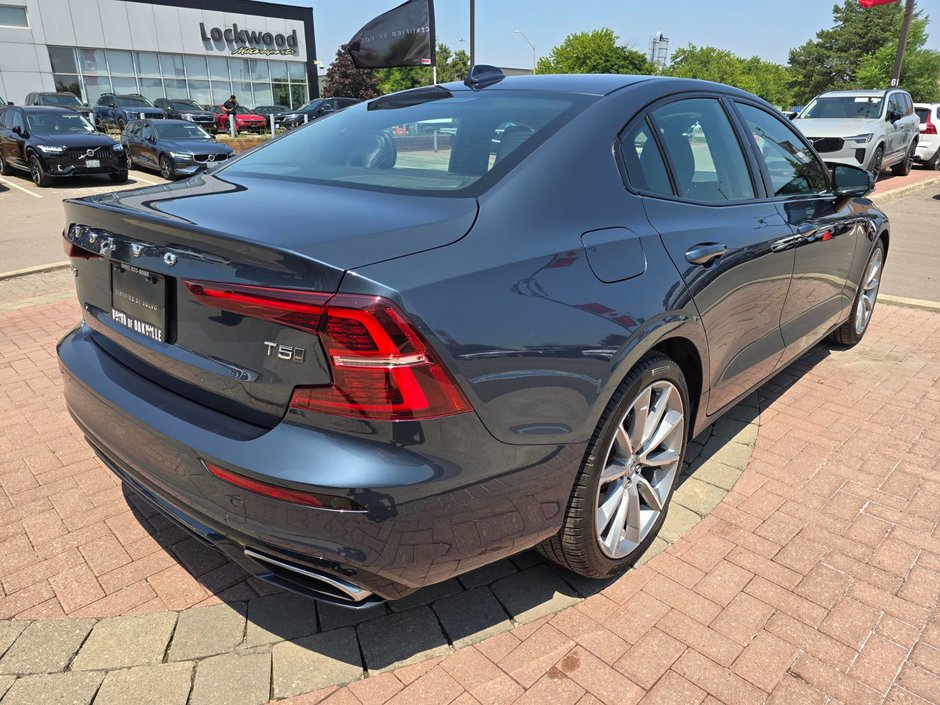 2021 Volvo S60 MOMENTUM-14