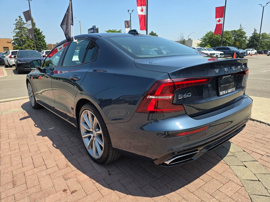 2021 Volvo S60 MOMENTUM-11