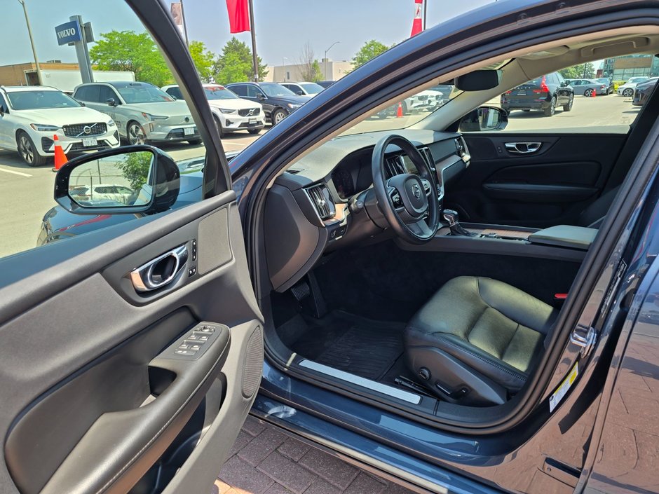 2021 Volvo S60 MOMENTUM-10