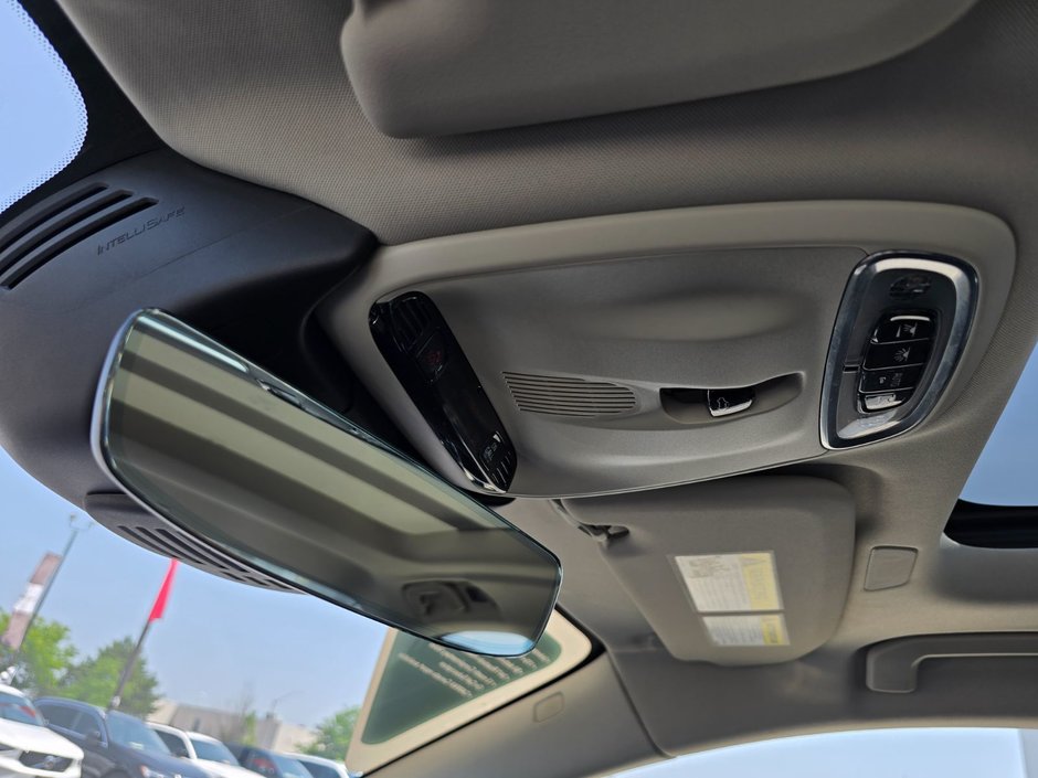 2021 Volvo S60 MOMENTUM-23