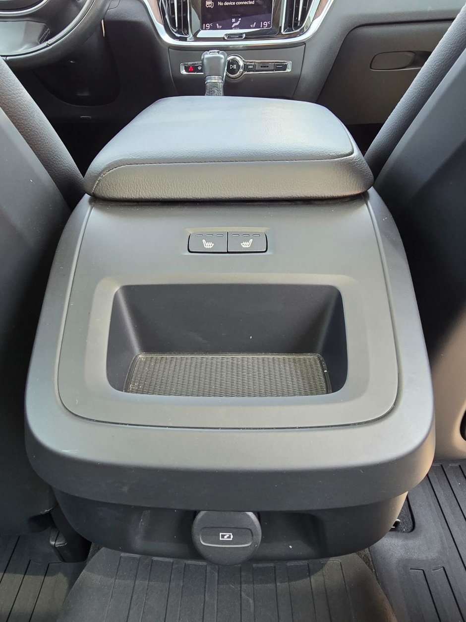 2021 Volvo S60 MOMENTUM-19