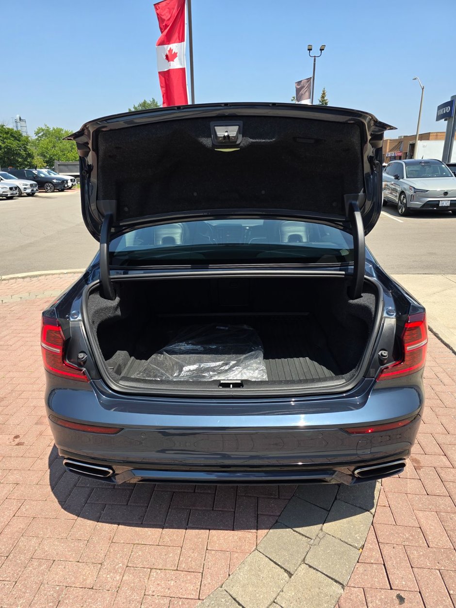 2021 Volvo S60 MOMENTUM-15