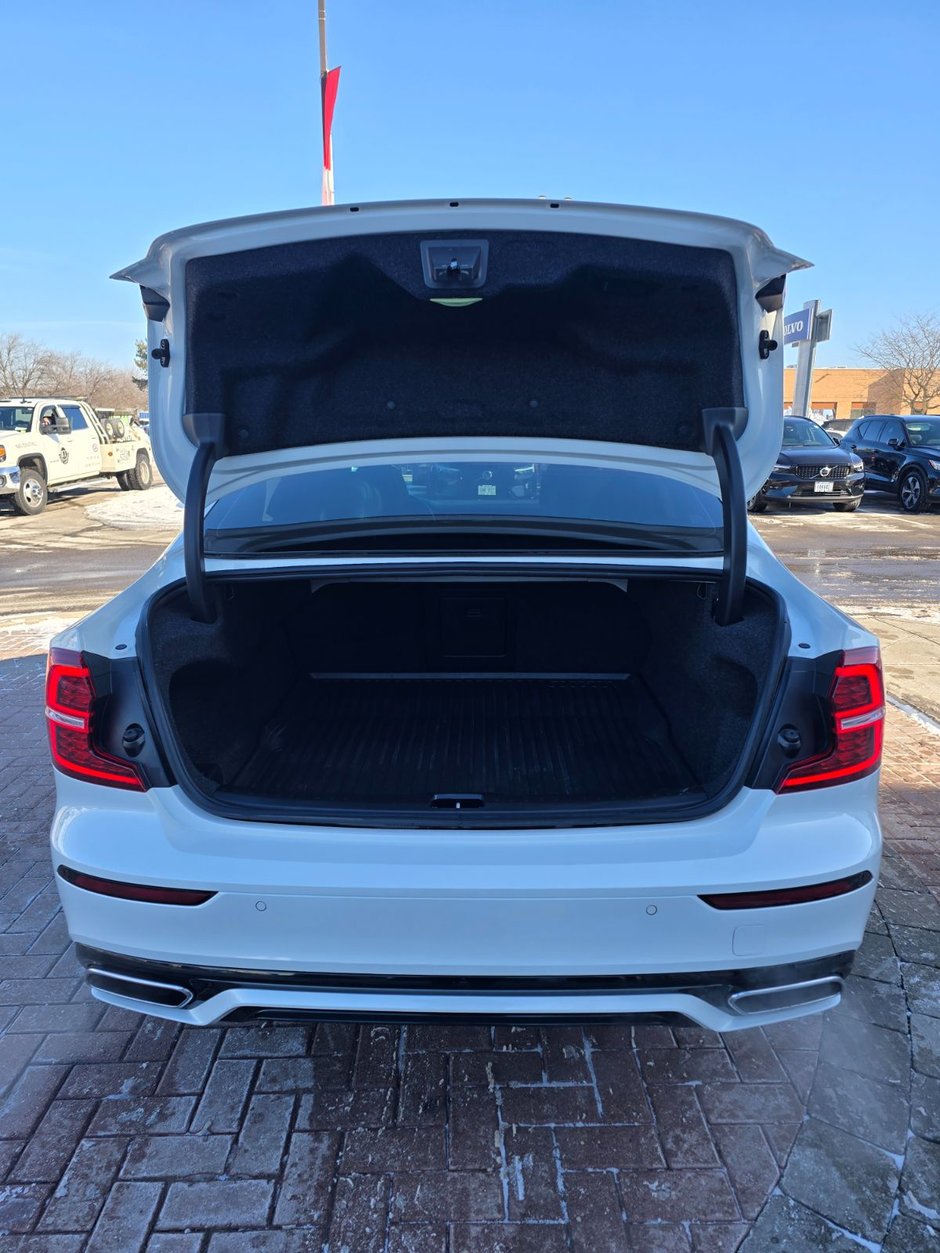 2021 Volvo S60 MOMENTUM-15