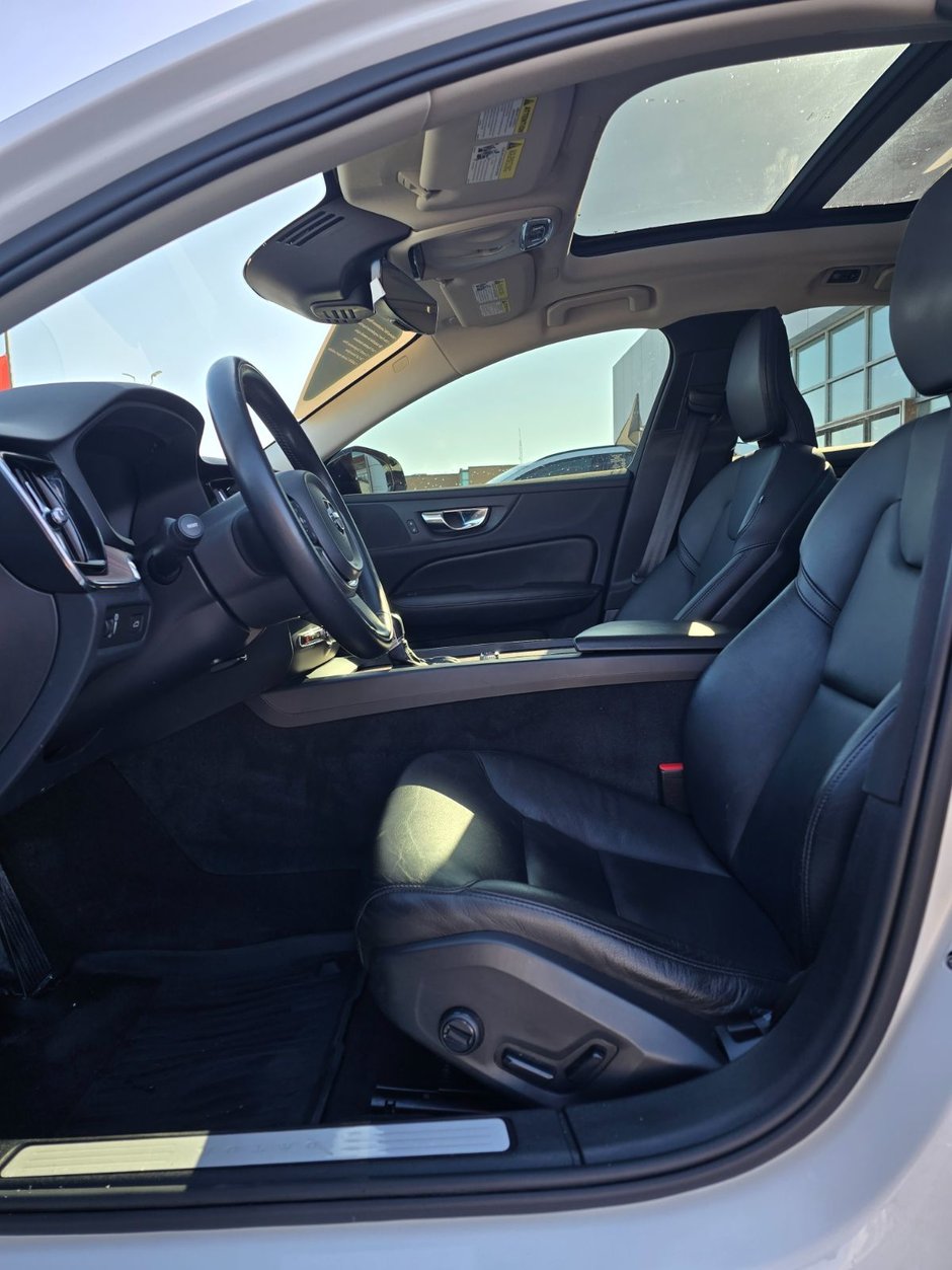 2021 Volvo S60 MOMENTUM-12