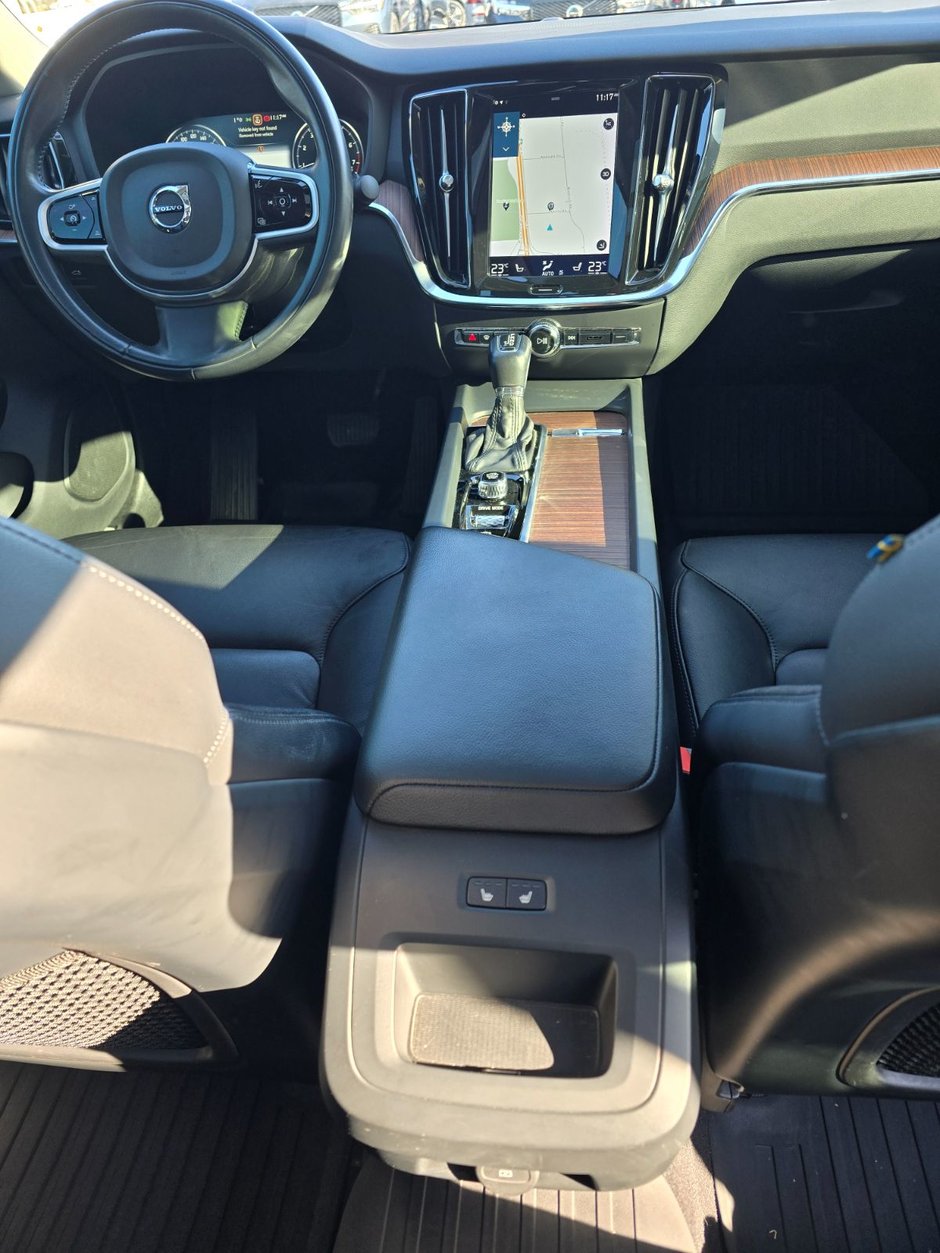 2021 Volvo S60 MOMENTUM-20