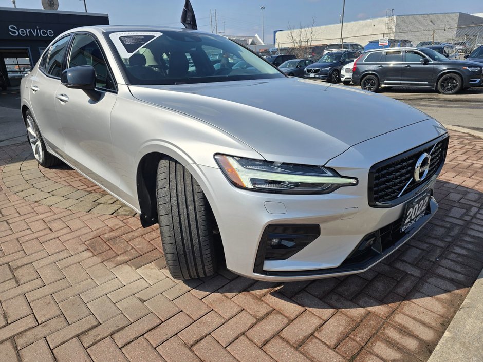 2022 Volvo S60 MOMENTUM-5