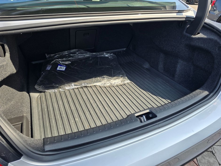 2022 Volvo S60 MOMENTUM-15