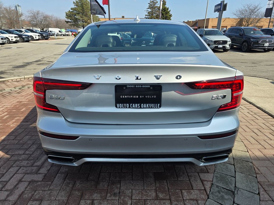 2022 Volvo S60 MOMENTUM-12