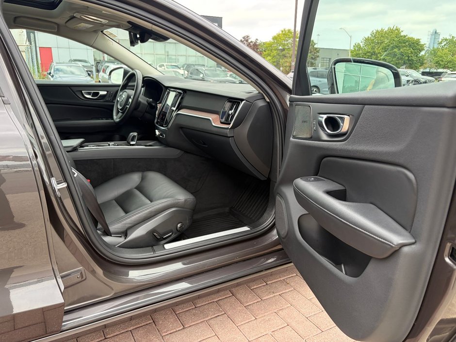2023 Volvo S60 PLUS BRIGHT THEME-20