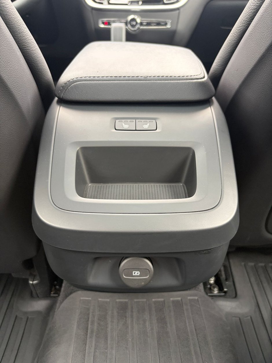 2023 Volvo S60 PLUS BRIGHT THEME-19