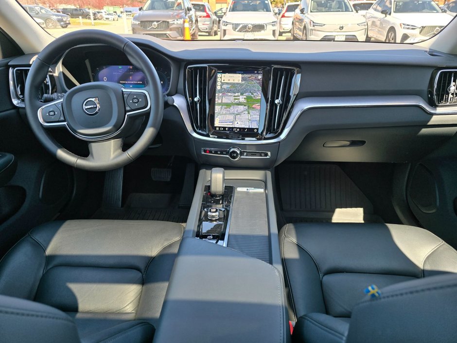 2024 Volvo S60 CORE DARK THEME-4