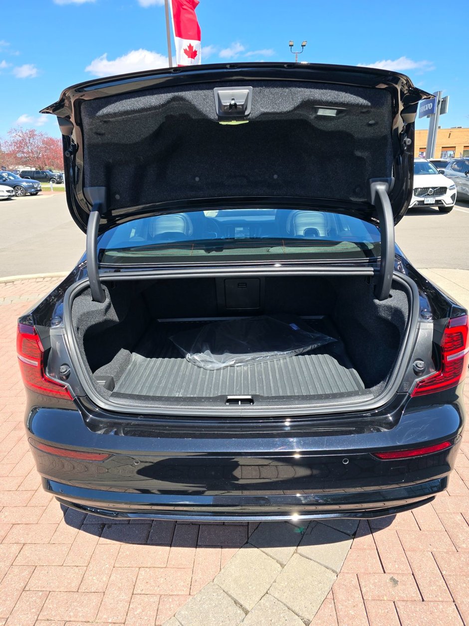 2024 Volvo S60 CORE DARK THEME-14