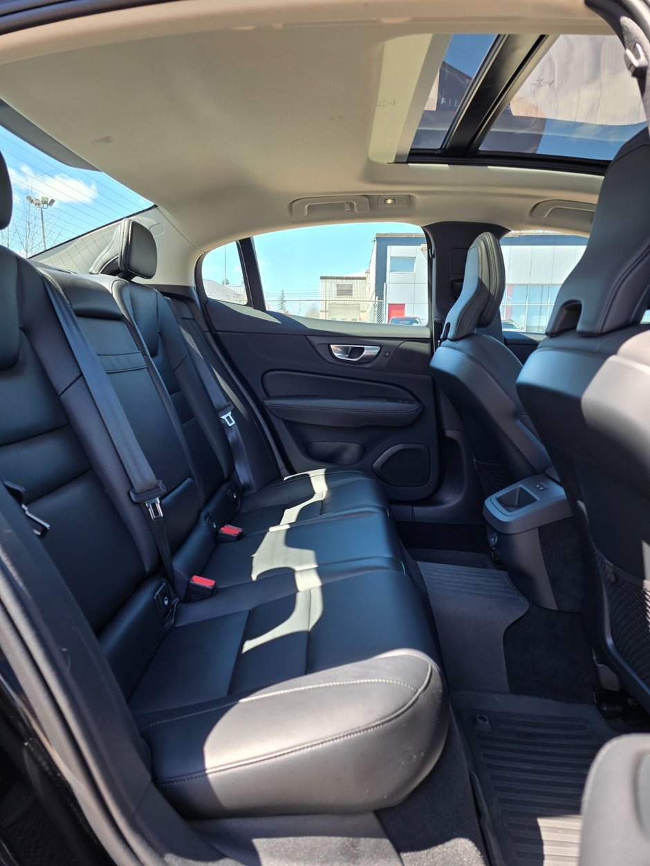 2024 Volvo S60 CORE DARK THEME-17