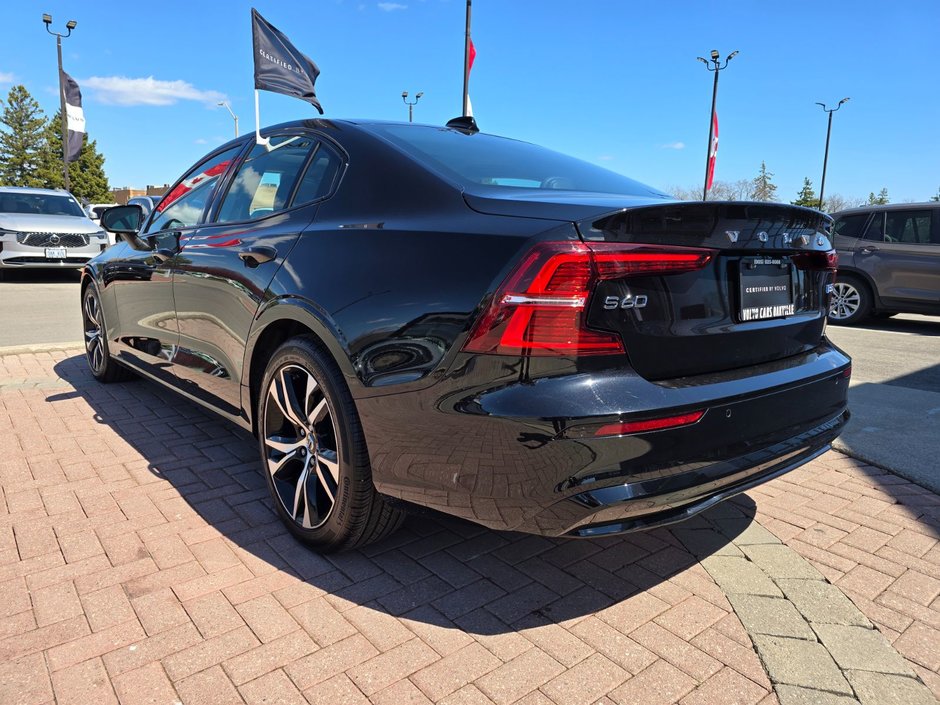 2024 Volvo S60 CORE DARK THEME-11