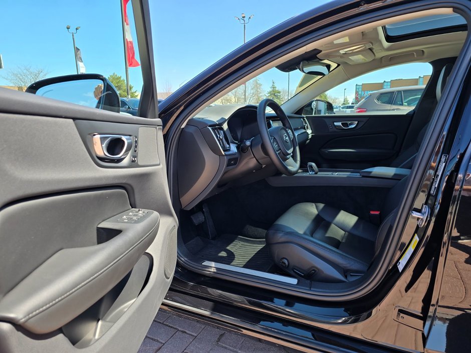 2024 Volvo S60 CORE DARK THEME-10