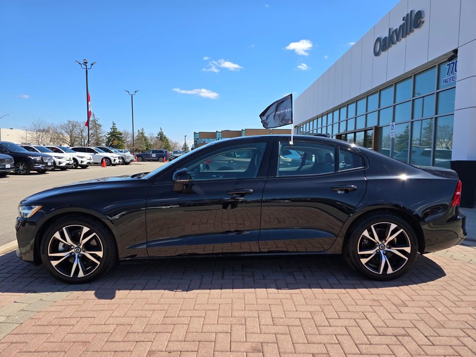 2024 Volvo S60 CORE DARK THEME-9