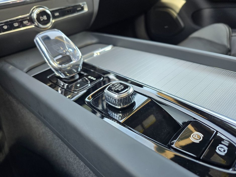 2024 Volvo S60 PLUS BLACK EDITION-23