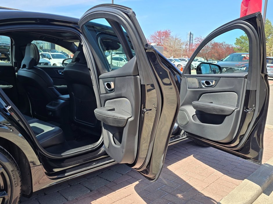 2024 Volvo S60 PLUS BLACK EDITION-8