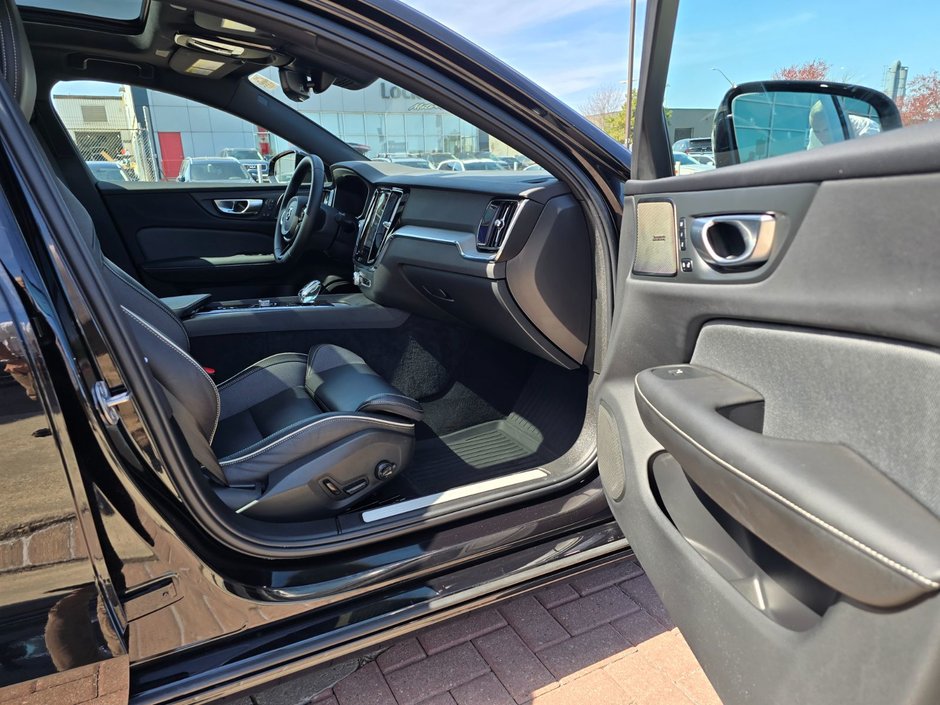 2024 Volvo S60 PLUS BLACK EDITION-19