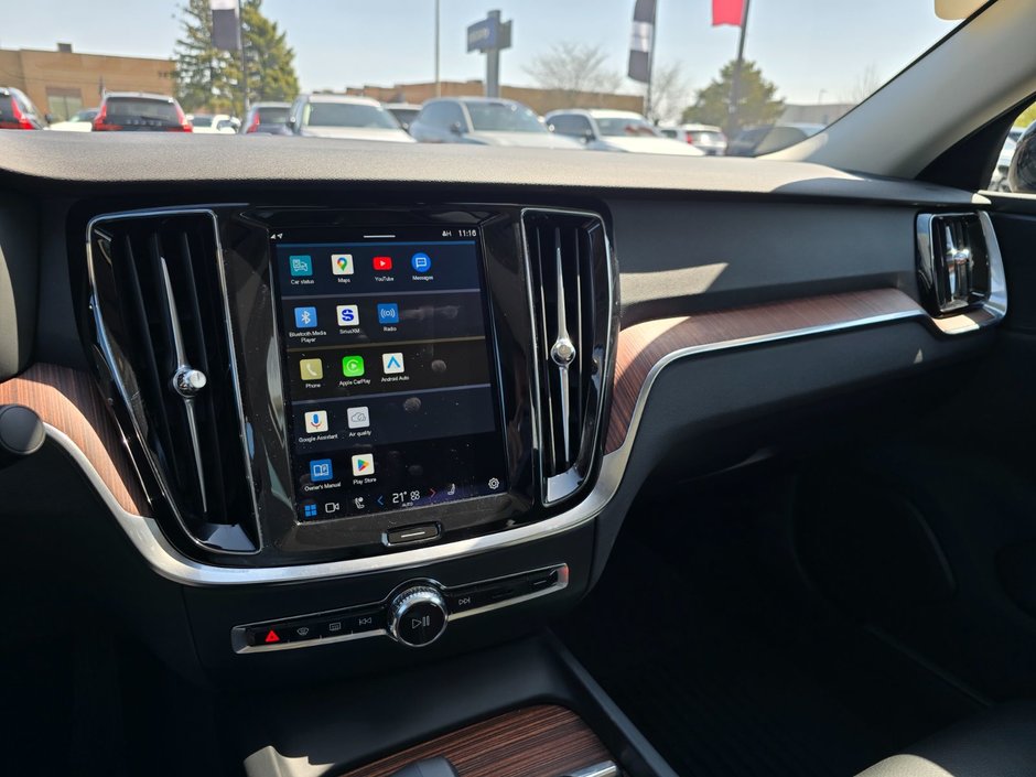 2024 Volvo S60 PLUS DARK THEME-25