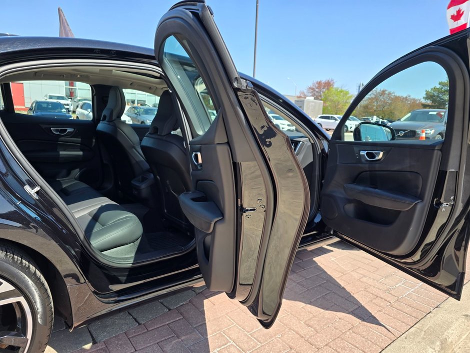 2024 Volvo S60 PLUS DARK THEME-8