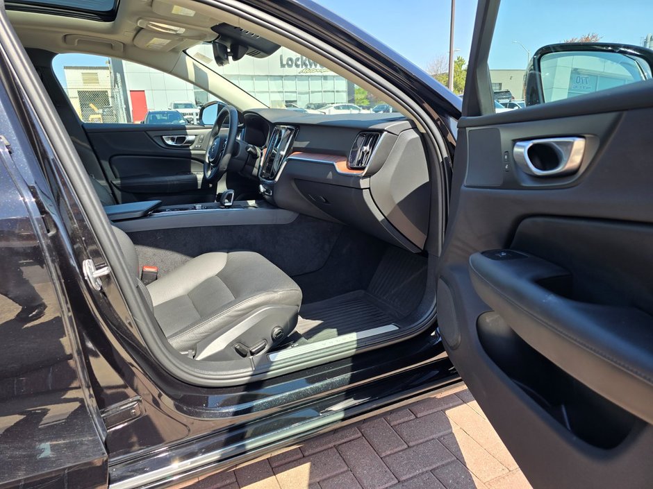 2024 Volvo S60 PLUS DARK THEME-21
