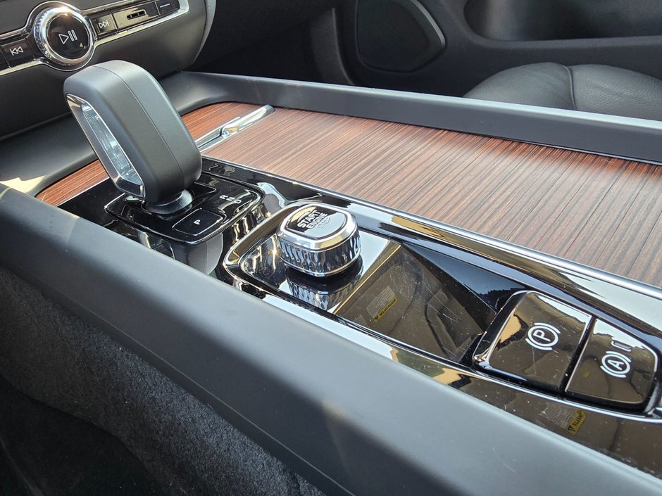 2024 Volvo S60 PLUS DARK THEME-26