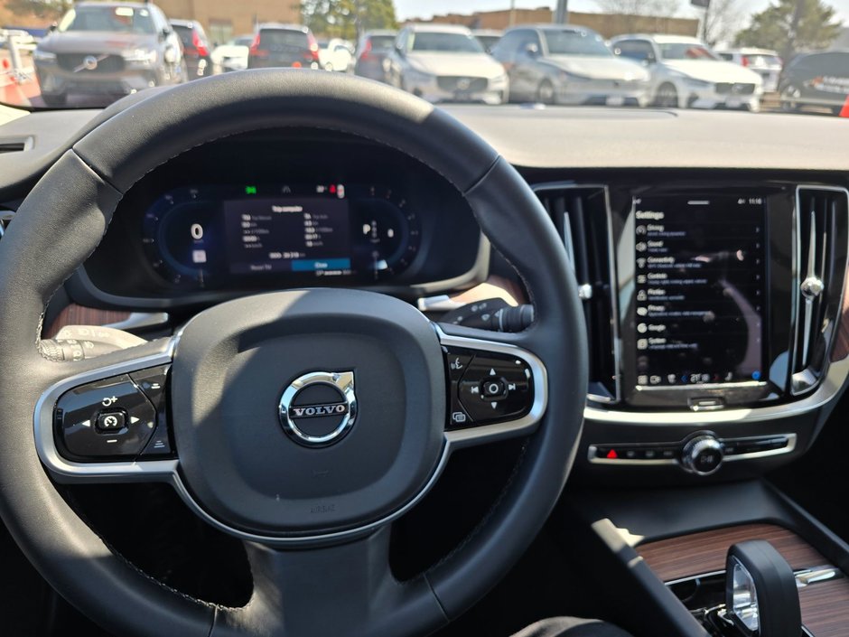 2024 Volvo S60 PLUS DARK THEME-24