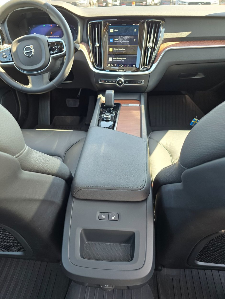 2024 Volvo S60 PLUS DARK THEME-20