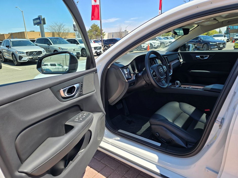 2024 Volvo S60 PLUS DARK THEME-10