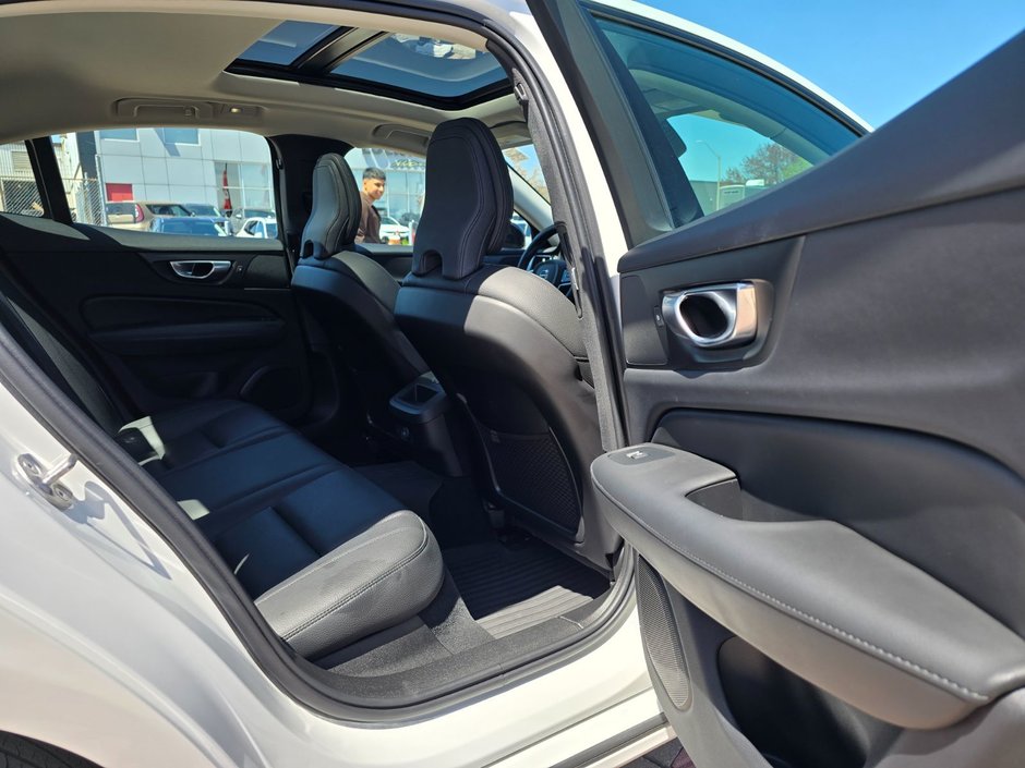 2024 Volvo S60 PLUS DARK THEME-16