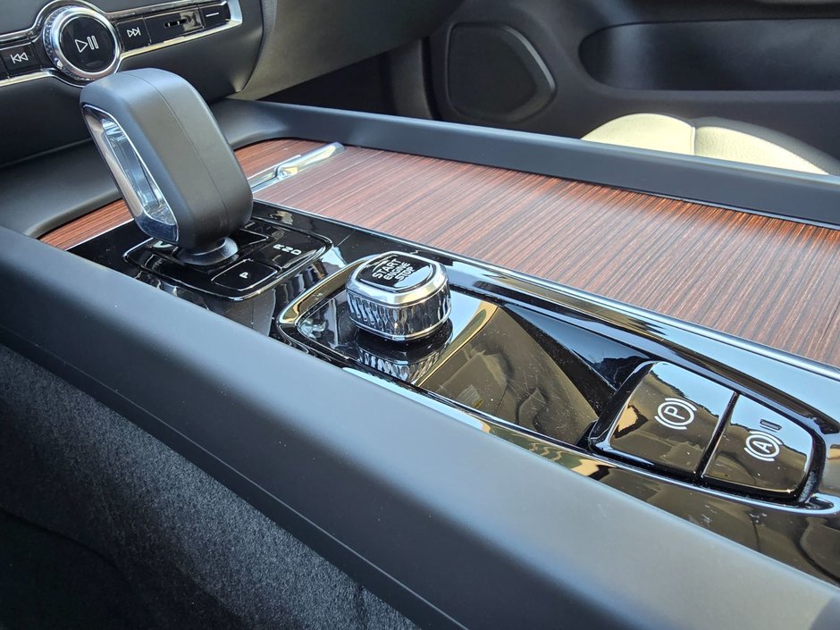 2024 Volvo S60 PLUS DARK THEME-23