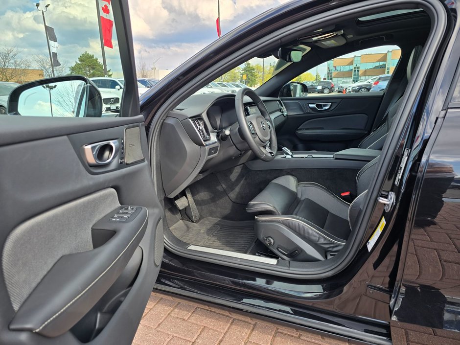 2024 Volvo S60 PLUS BLACK EDITION-8