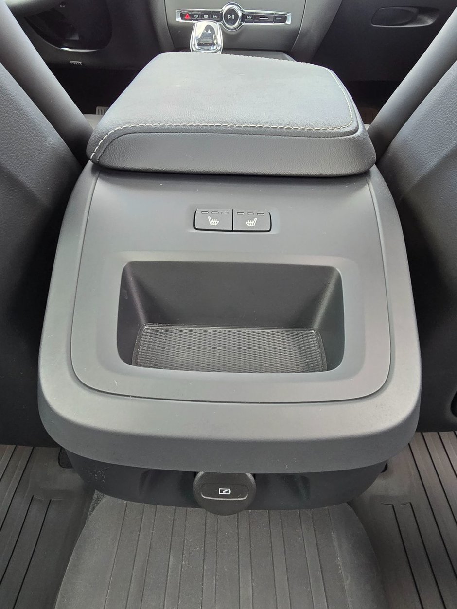 2024 Volvo S60 PLUS BLACK EDITION-18