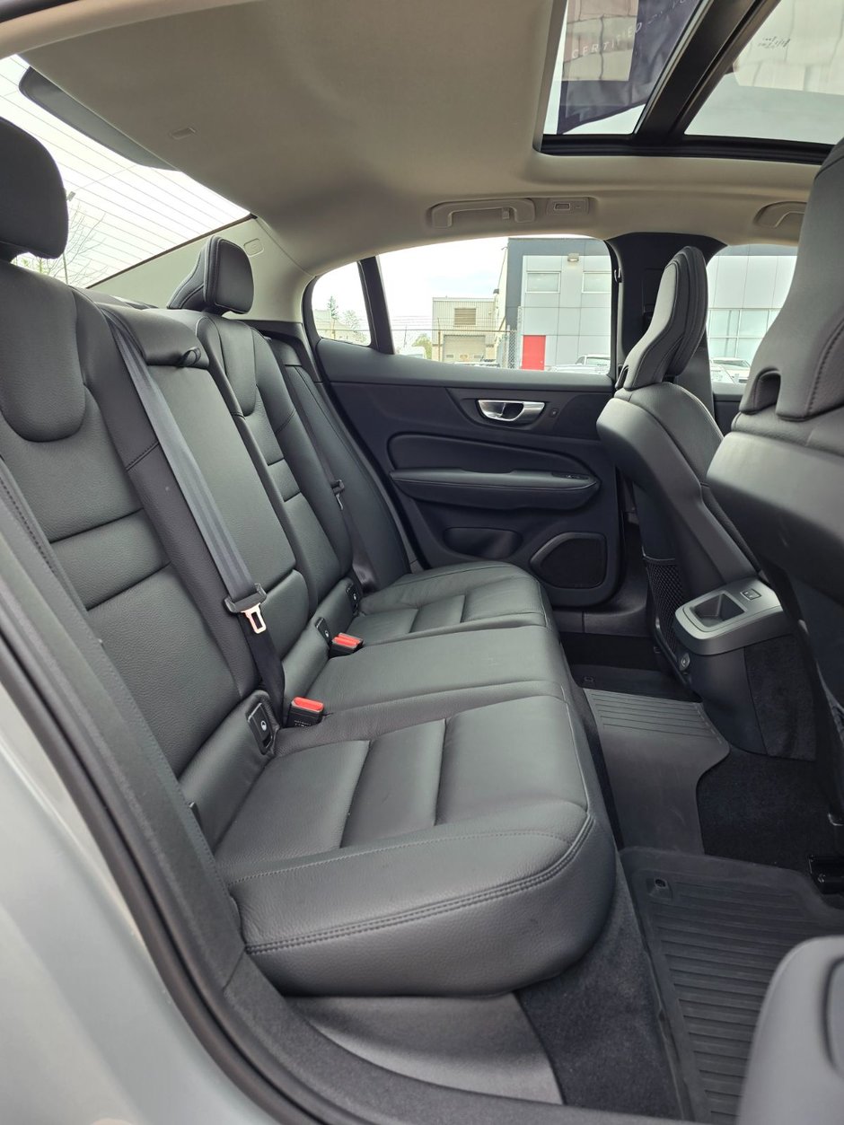 2024 Volvo S60 PLUS DARK THEME-17