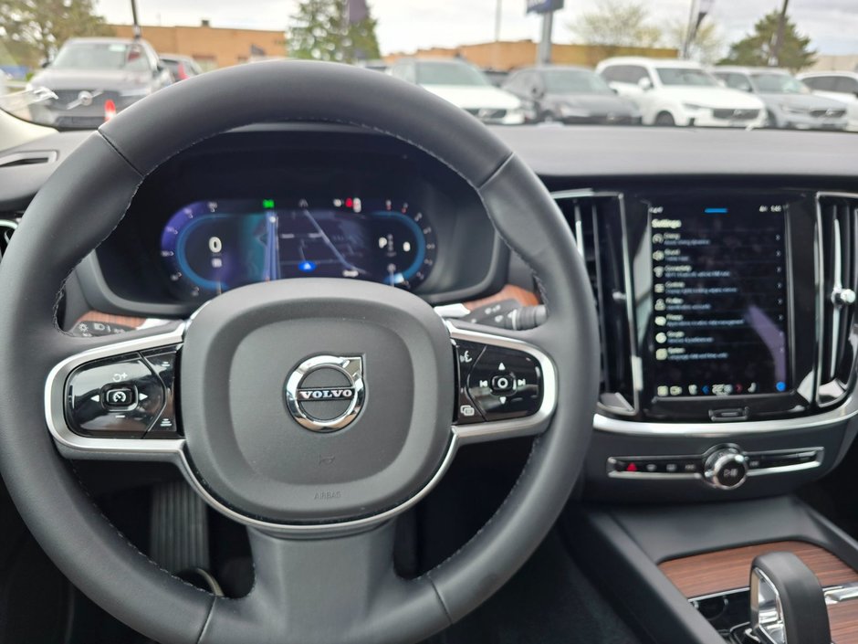 2024 Volvo S60 PLUS DARK THEME-24
