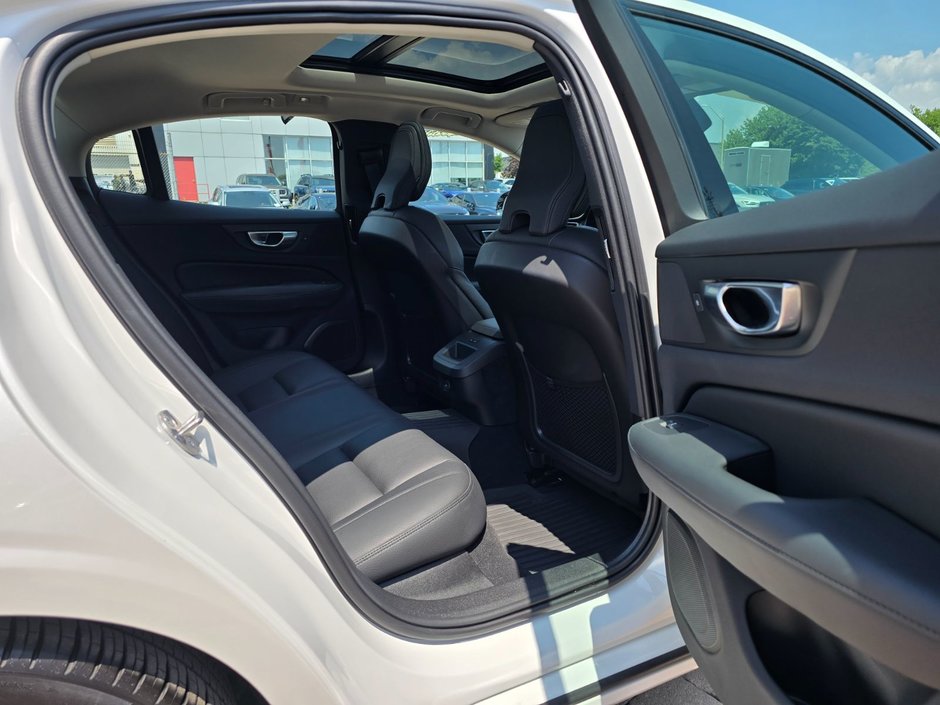 2024 Volvo S60 PLUS DARK THEME-16
