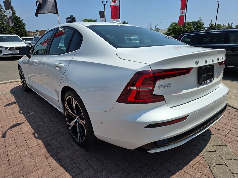 2024 Volvo S60 PLUS DARK THEME-11