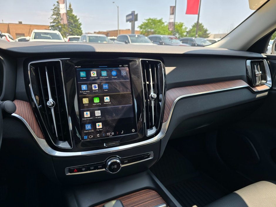 2024 Volvo S60 PLUS DARK THEME-25