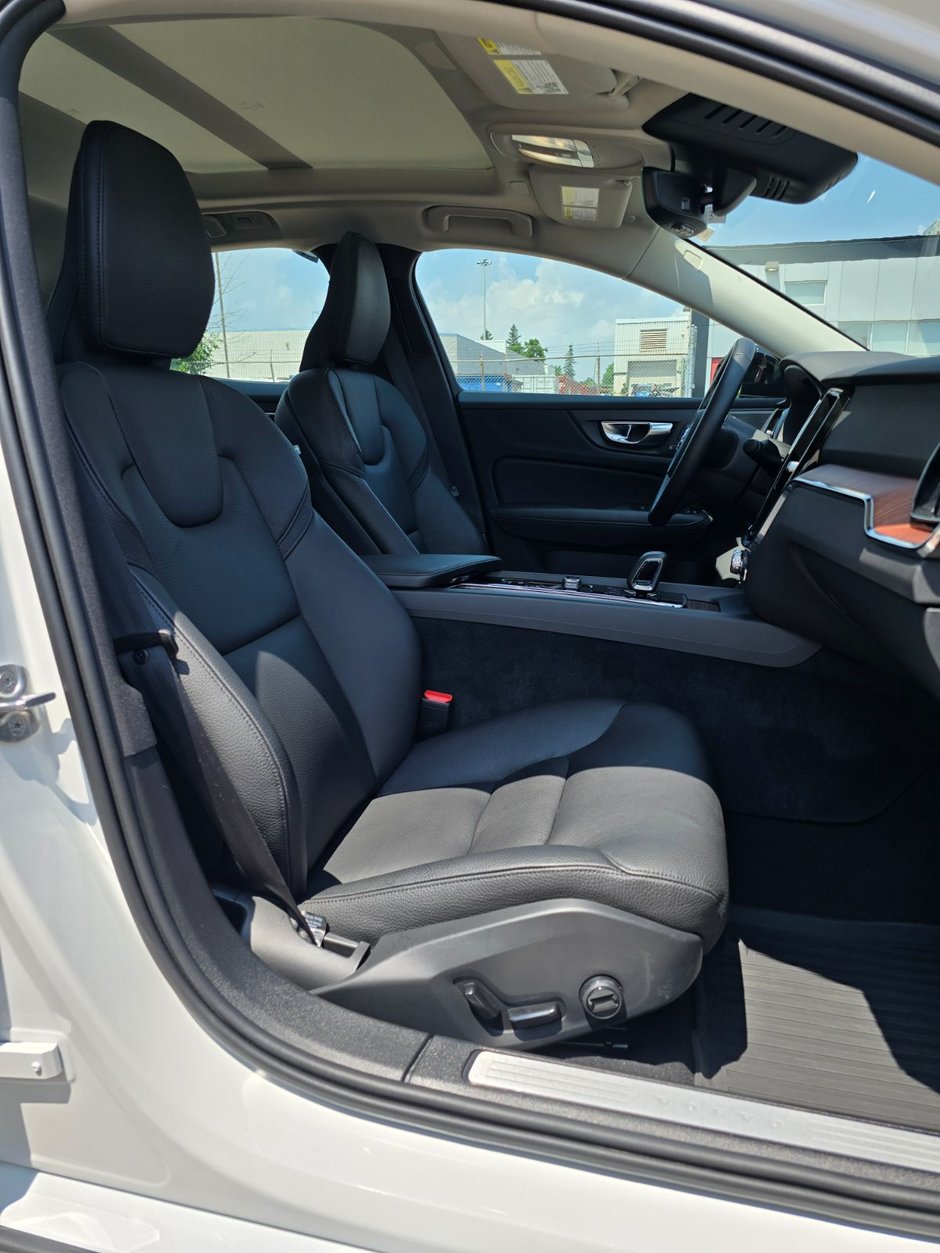 2024 Volvo S60 PLUS DARK THEME-21