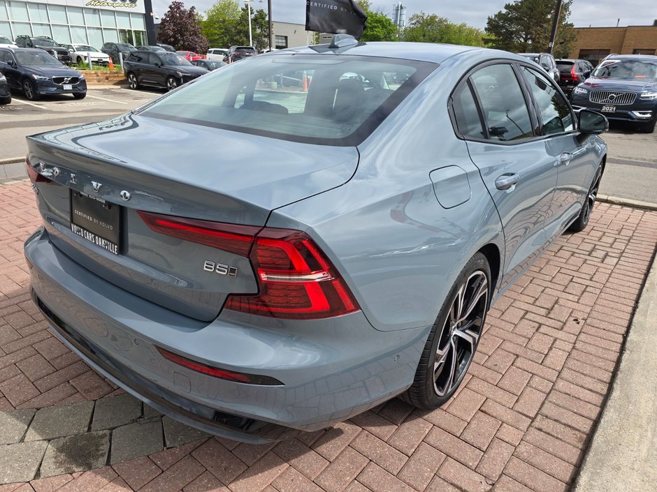 2024 Volvo S60 PLUS DARK THEME-14