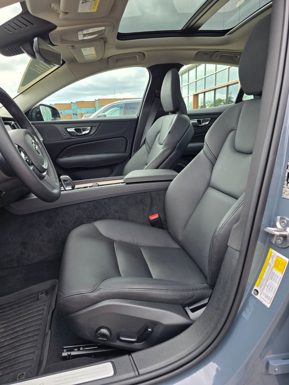 2024 Volvo S60 PLUS DARK THEME-12