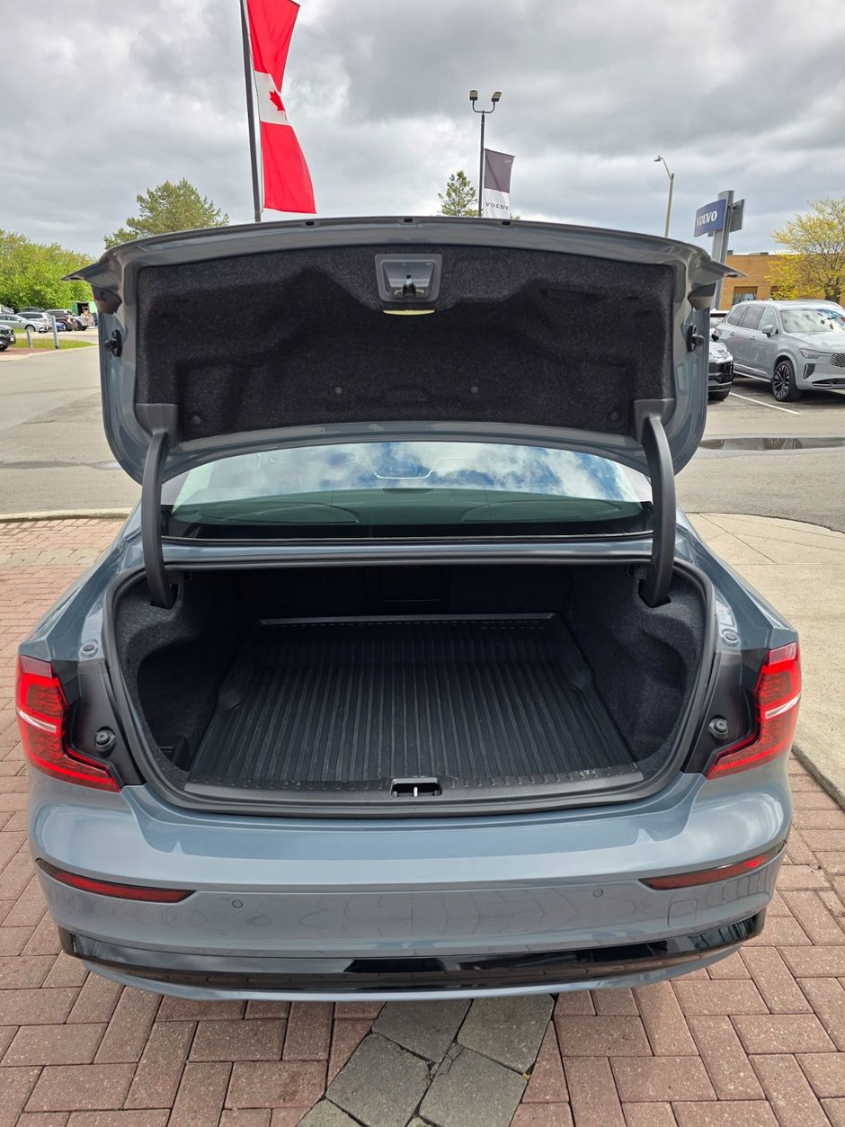 2024 Volvo S60 PLUS DARK THEME-15